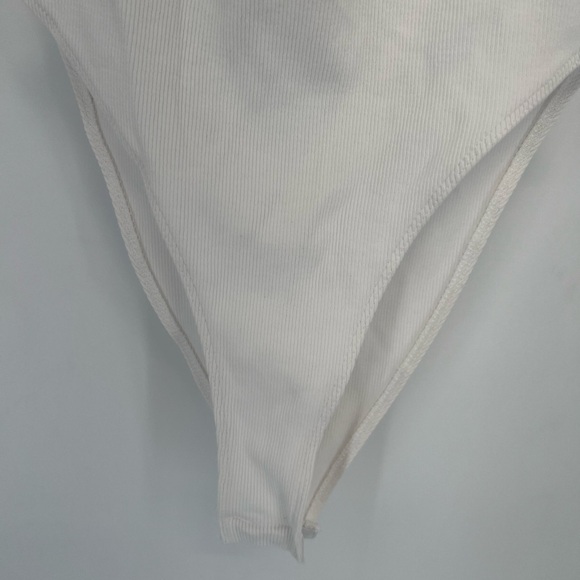 Zara Puffy Exaggerated Ruffled Neck Versatile Off Shoulder Ribbed Knit Bodysuit - Picture 4 of 8